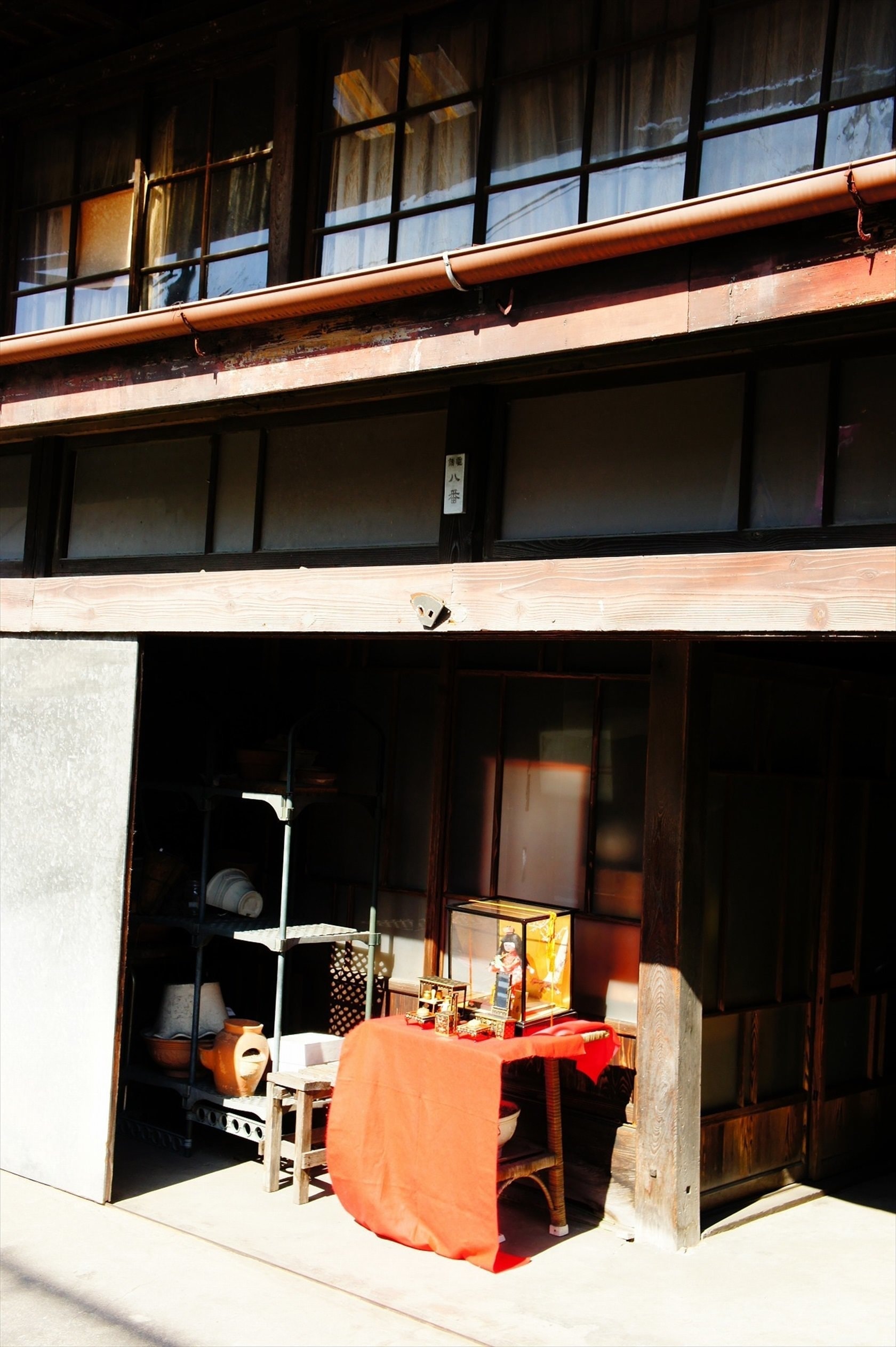 茨城・奥久慈大子町、百段階段でひなまつり。まちなか飾り。