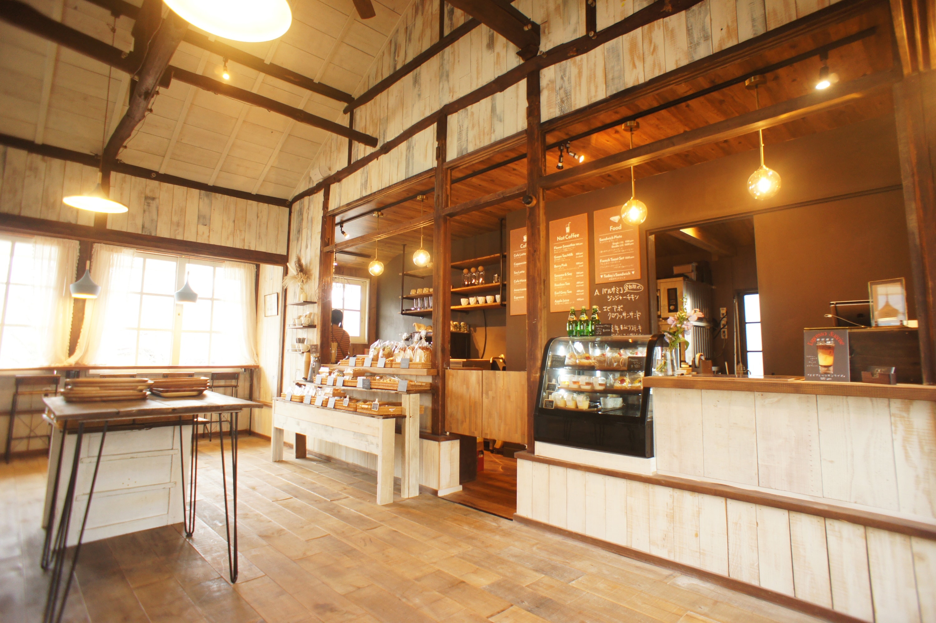 茨城・大子町、リノベーションカフェ&ゲストハウス、咲くカフェ Flower。