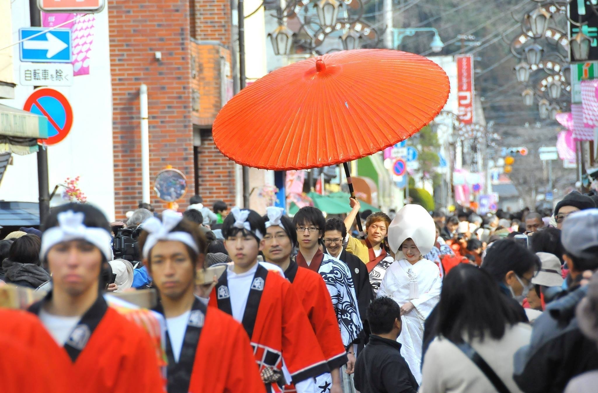 大子花嫁行列　駅前通り商店街